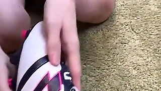 His Fucking Face and Tongue Is Cleaning Her Soccer Shoes! - Dave Moon - Jennifer - Bbusting licking