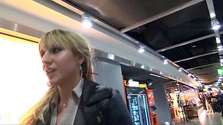 Olivia Ryder Blonde Blowjob Brunette Car Handjob