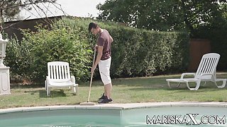 Watch cutesy Lucia Love's dirt