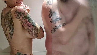 A Shower and Piss with a Londoner