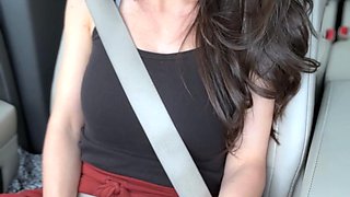 Amateur brunette double toying on webcam