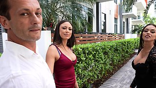 College Amateur Girls Throw Group Sex Party