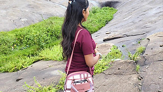 Turister Bhabhi Girl Hamari Ghar Wale Pahad Par Ghoom Aaye, Maine Usko Mere Ghar Le Gaya Aur Uski Gand Par Li - Indian Desi Bhab