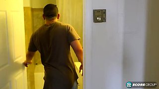 Nadia Night First Time on 40SomethingMag – Hot MILF Gets Pissed On and Fucked Hard