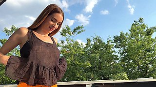 Leons TV - no bra clip