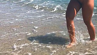 Amateur hottie fucked outdoor in public