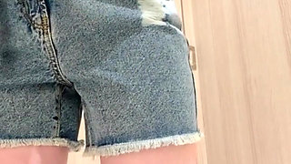 Pervert publicly masturbates in fitting room of retail outlet