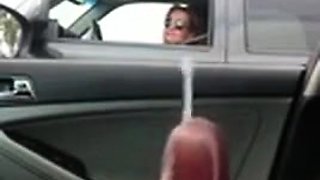 Car dickflash with cum! Im Auto beim Fahren gewichst