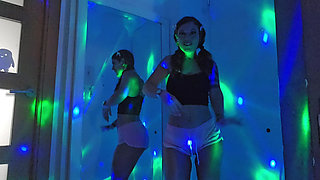 Stepsis Seduce You in the Party