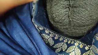 Sexy Bhabhi Gave Handjob to Brother in Law in Saree