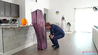 Breeding My Stepsis In A Coffin - S1:E10