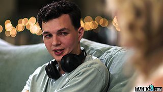 MILF Rachael cant resist stepsons dick