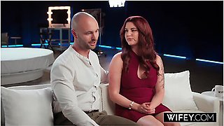 Curvy Redheaded Hotwife Kayla Summers Gets Tag-teamed In Front Of Hubby