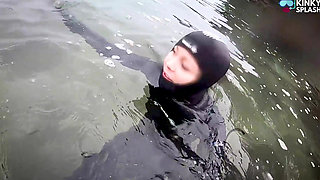 Thick 8mm Wetsuit Struggle & Sea Splash