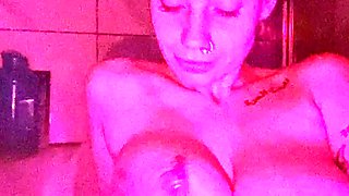 Amateur webcam babe showing her sexual goods