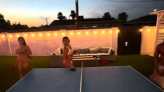 Amateur hottie fucked outdoor in public