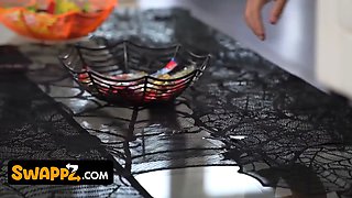 Muddy princess: milky and muslim best friends costume play on halloween to screw their stepdaddies