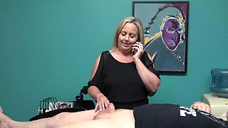 Brandii Banks Dominates CFNM Blowjob Session